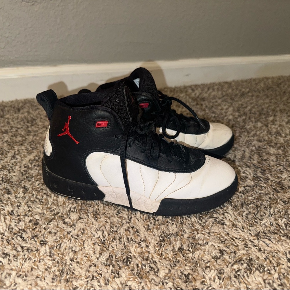 Jordan youth size 3 high top basketball shoes
